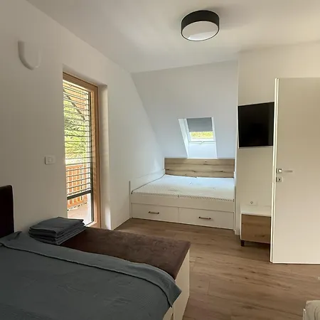 Charming House In 고즈드마툴렉